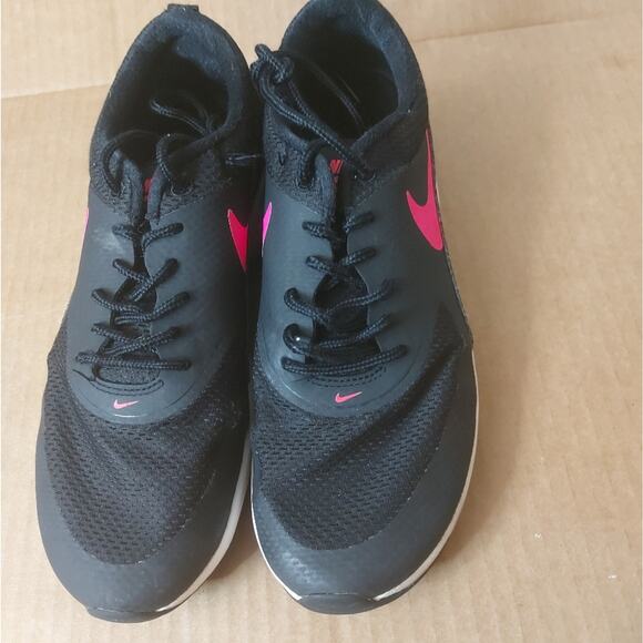 Nike Air Max THEA Girls Shoes 6.5 Black/Pink Casual Activewear Athleisure Sporty - Picture 2 of 9